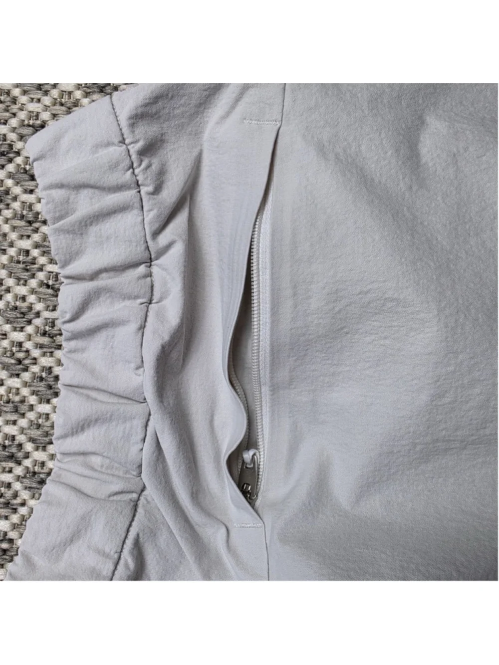 Lululemon LAB Mens M Gray Track Pants M Joggers LM5AITS Find The Answers